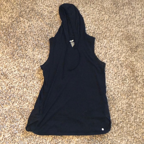 Black pull over - Picture 1 of 3